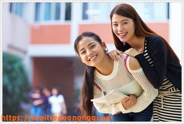 Học tiếng Ý qua từ điển hoặc các tài liệu tham khảo.