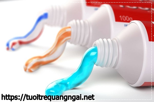 C&aacute;ch khử m&ugrave;i khai trong ph&ograve;ng với kem đ&aacute;nh răng