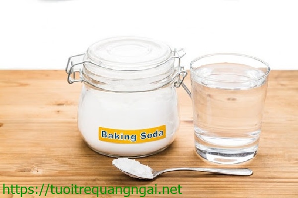 c&aacute;ch l&agrave;m sạch vết ố tr&ecirc;n đồ inox bằng baking soda
