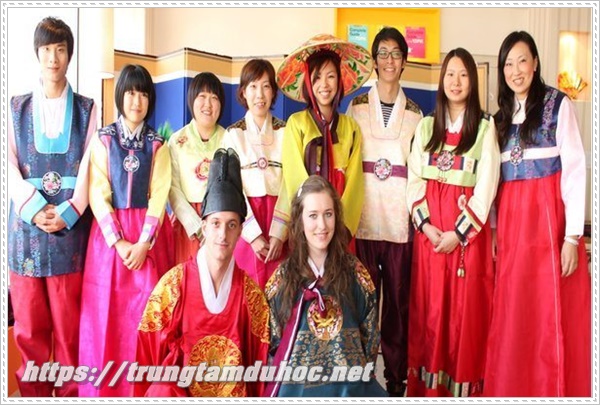 sinh viên ngành thẩm mỹ